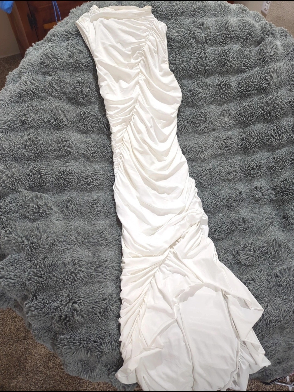 Elegant White Ruched Women’s Dress